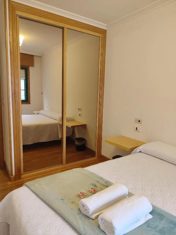 Chambre double standard avec salle de bains commune — Pensión Armonía