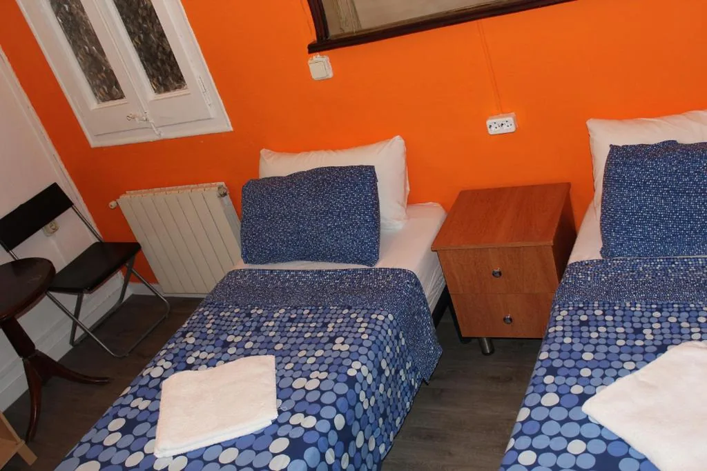 Habitación Doble con ducha - 2 camas — Pensión Arosa