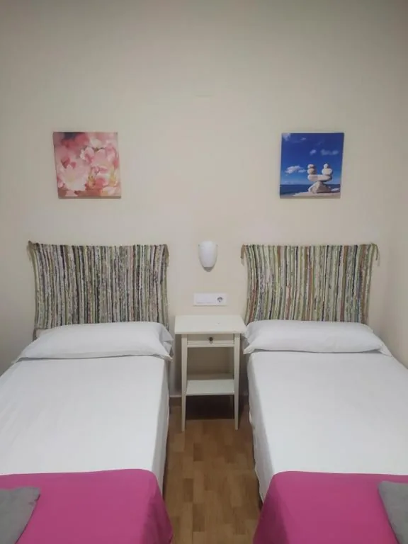 Doppelzimmer mit eigenem Bad - 2 Betten — Pension Azahar