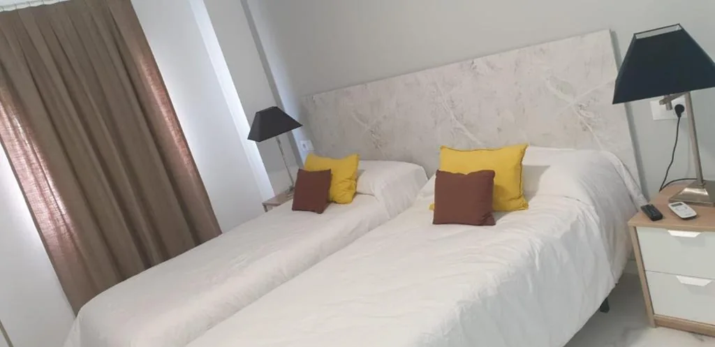 Habitación Doble con baño privado - 2 camas — Pensión Barlovento