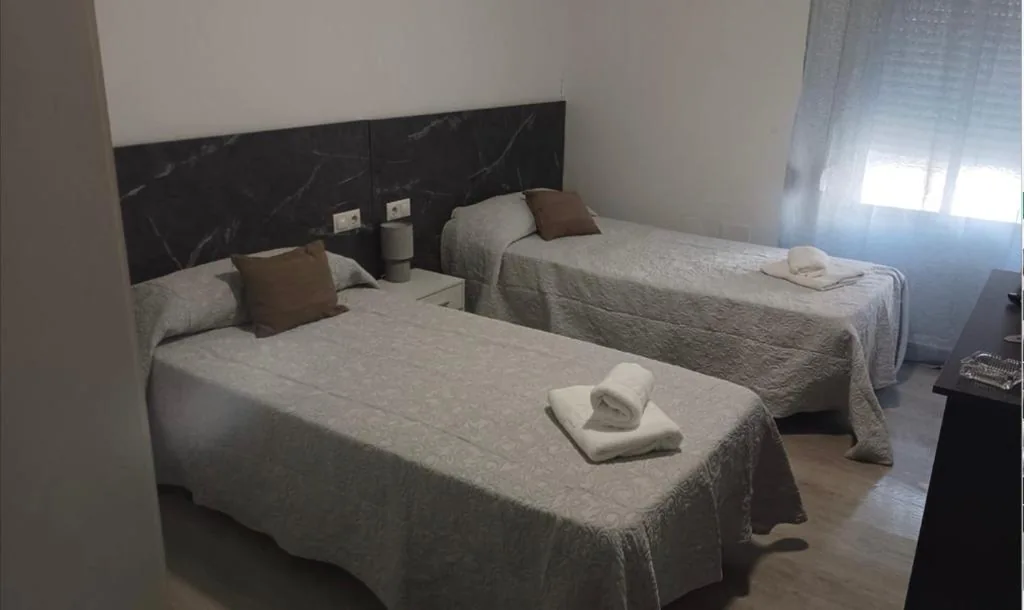 Habitación Doble con baño privado — Pensión Barlovento