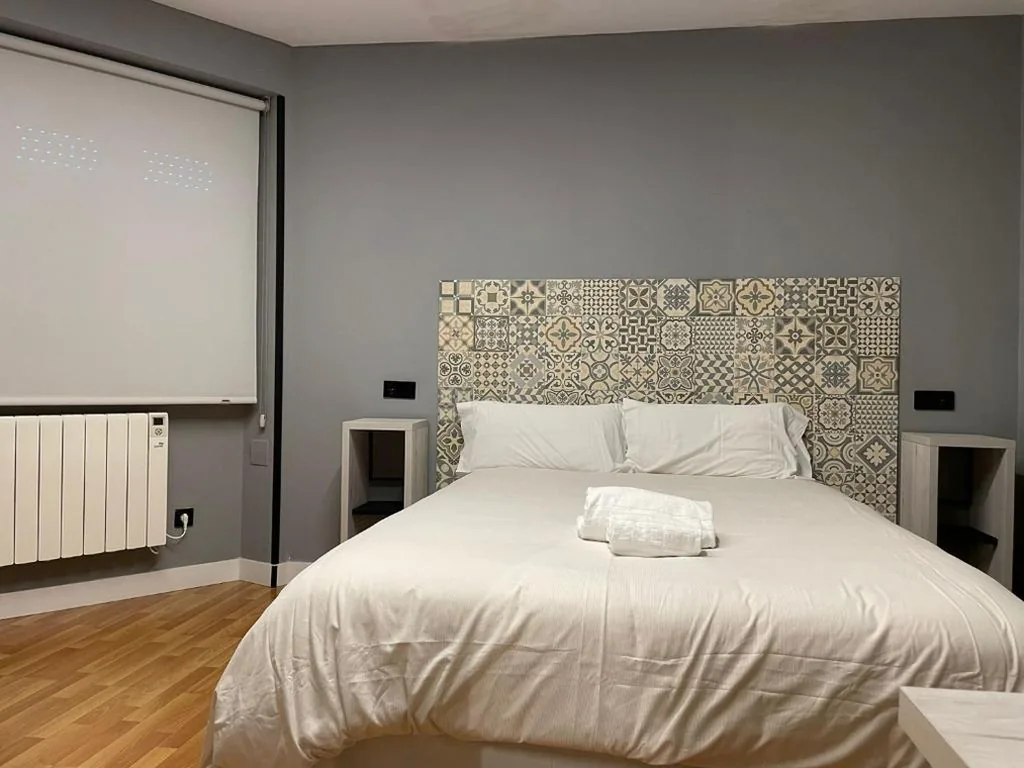 Doppelzimmer — Pensión Belmonte - check in Hotel a 650 metros