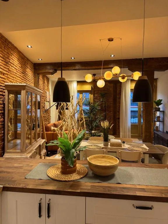 Apartamento Deluxe com 2 quartos e varanda — Pensión Boutique Caravan Cinema