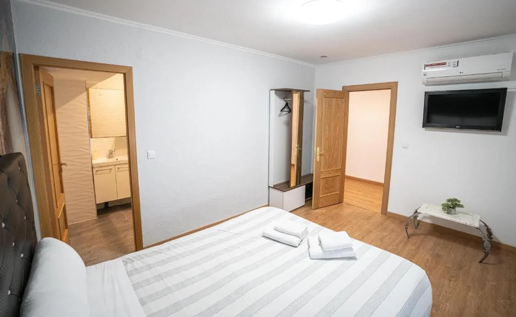 Quarto Deluxe - 1 cama grande — Pension Brava