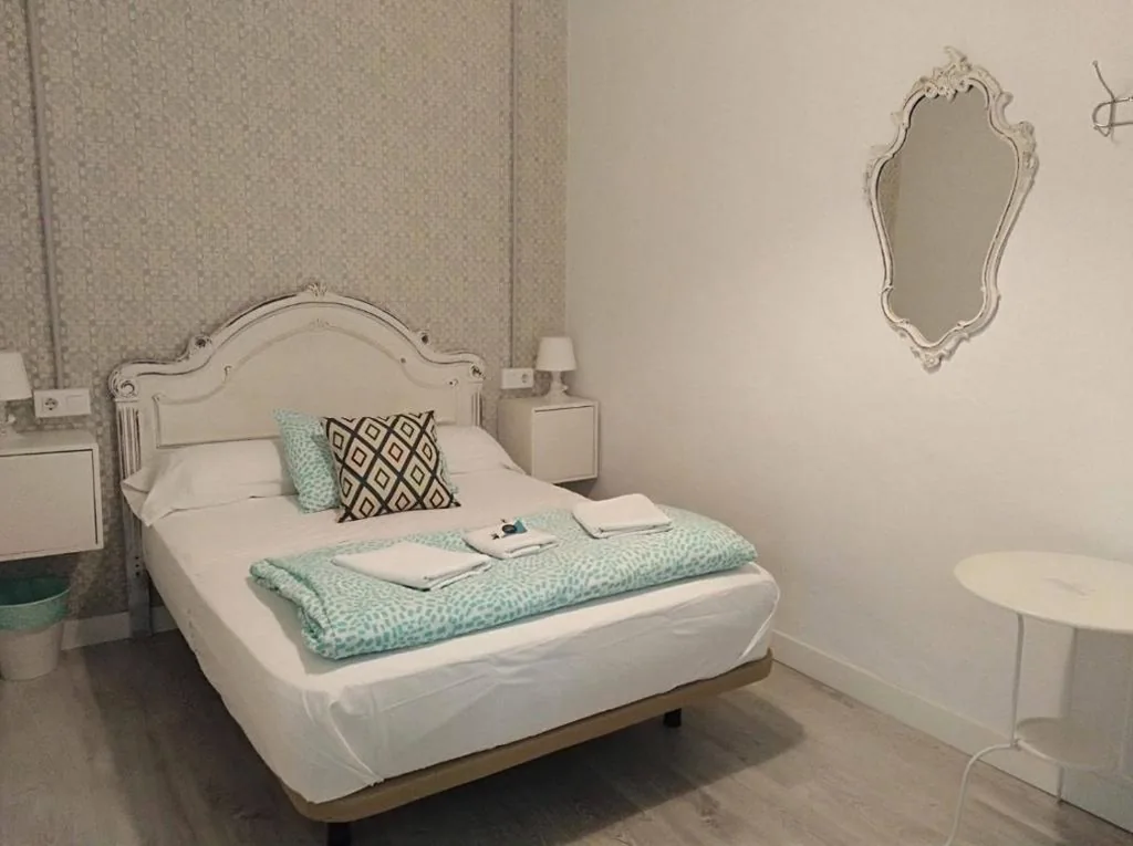 Quarto Duplo Standard com casa de banho partilhada — Pensión Cádiz