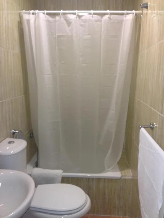 Quarto Individual com casa de banho privativa — Pensión Cádiz