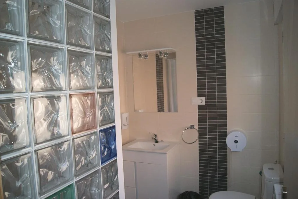 Camera singola con bagno privato — Pensión Calfred II