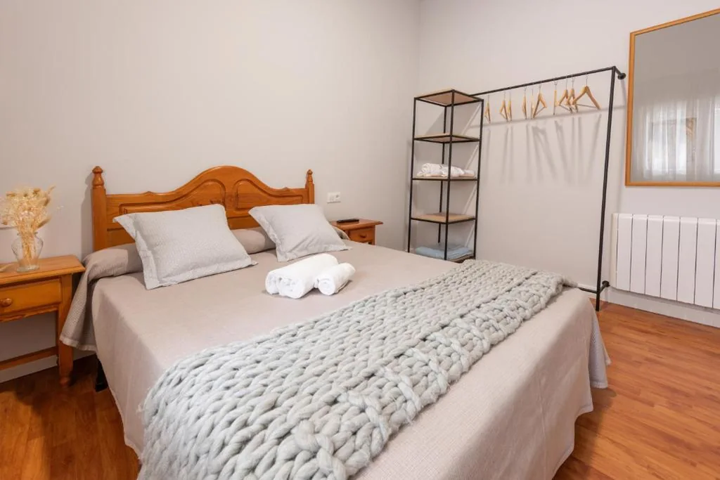 Double Room with Shared Bathroom — Pensión Casa Castelao 31 O Grove