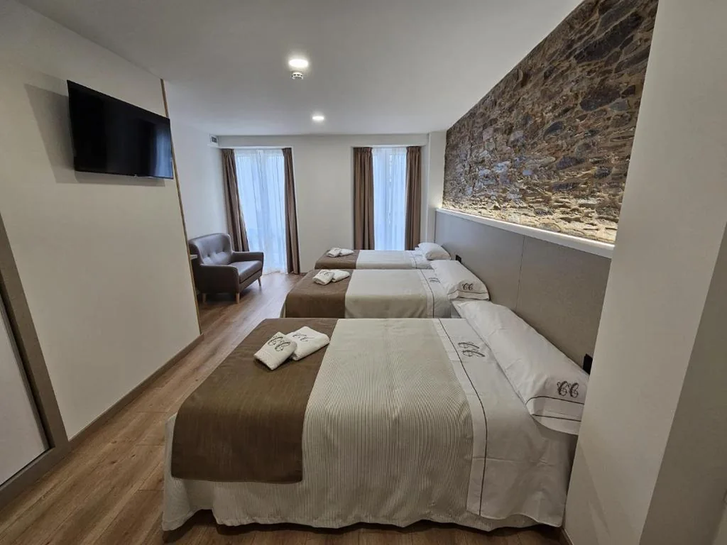 Habitación Triple — Pensión Casa Cruceiro
