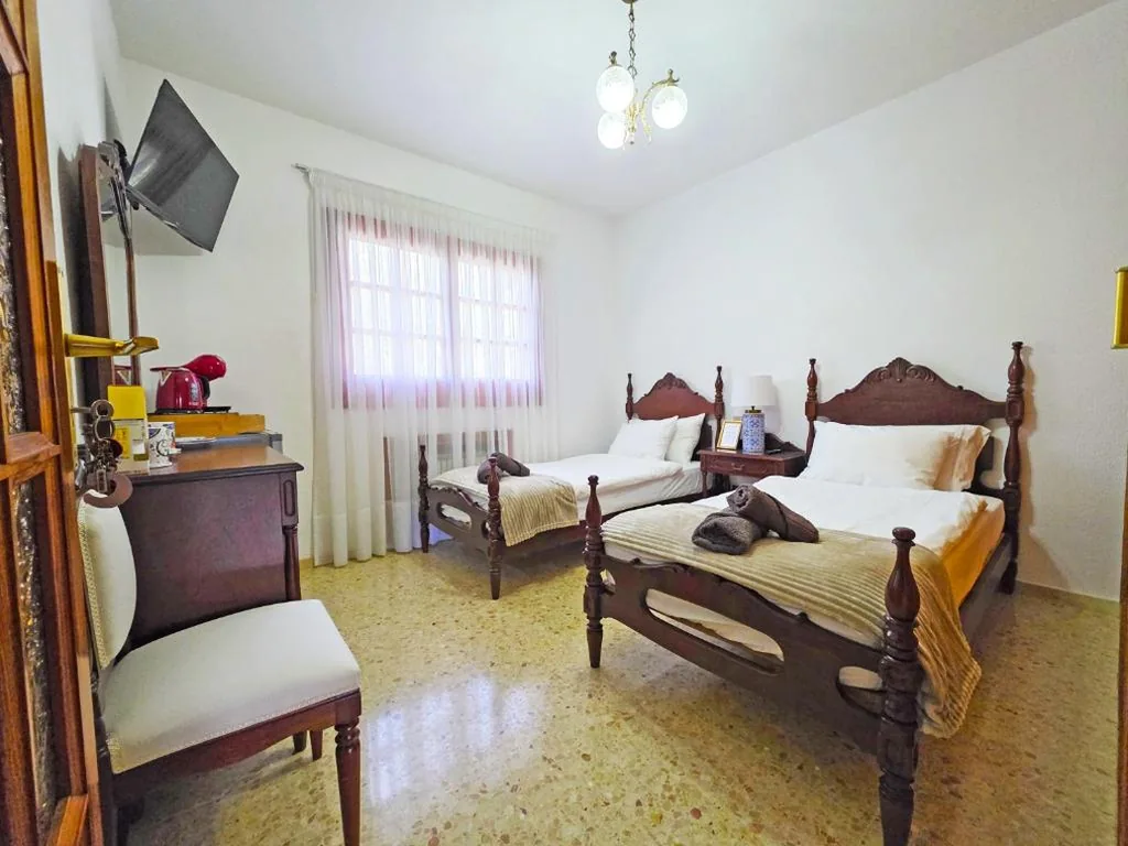 标准双床间 - 2张床 — Pension Casa Esperanza