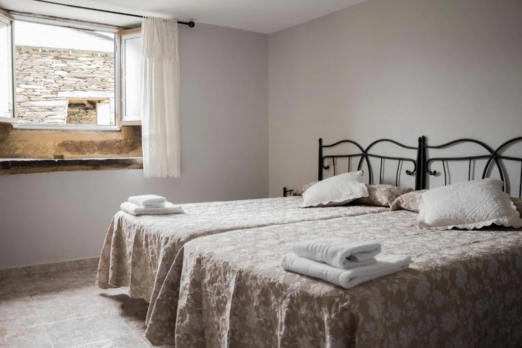 Camera doppia con bagno privato - 2 letti — Pension Casa Maruja