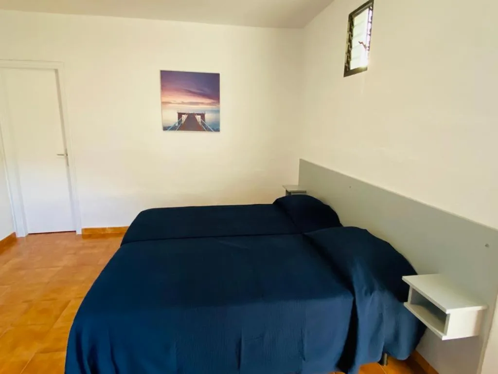 Habitación Doble con baño privado - 2 camas — Pensión Casa Trudo