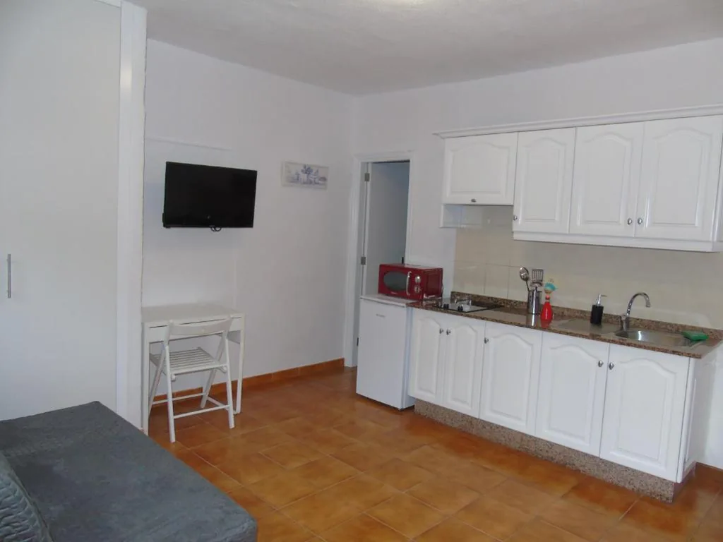 Suite Estándar con cocina — Pensión Casa Trudo