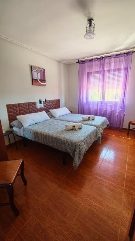 Doppelzimmer mit 2 Betten — Pensión Casa Vicente