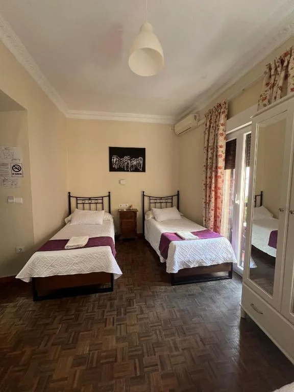 Quarto Familiar com casa de banho partilhada — Pension Catedral