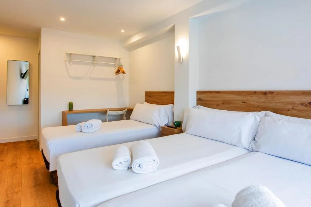 Habitación Triple — Pensión Centro