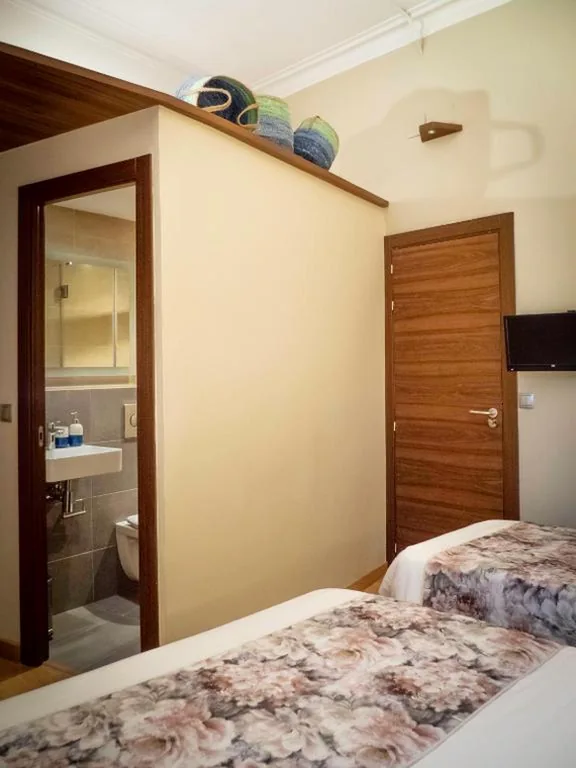 Double Room with Extra Bed and Private Bathroom — Pension Ciudadela