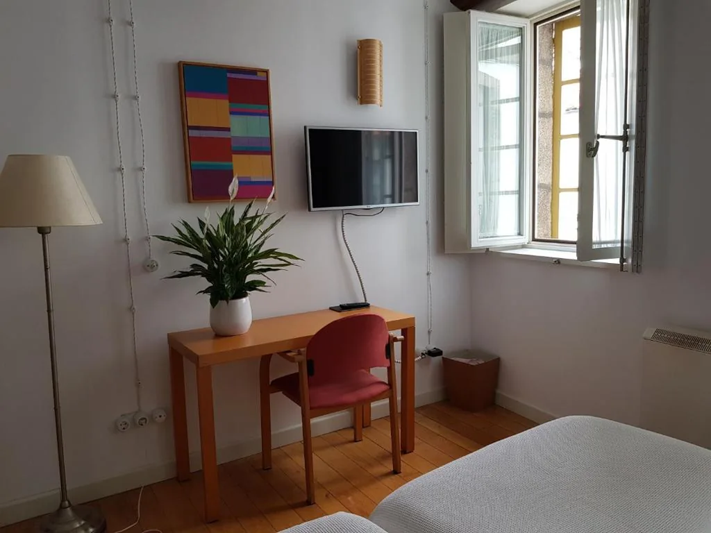 Habitación Doble con baño privado — Pensión con Encanto San Martiño Pinario