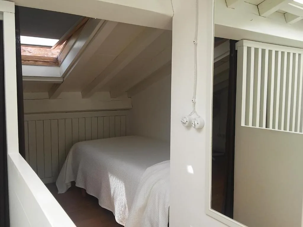 Habitación Triple con baño privado — Pensión con Encanto San Martiño Pinario