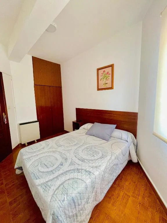Habitación Individual con baño privado externo — Pensión Costiña