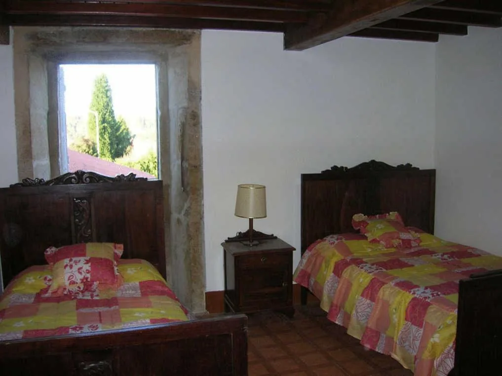 Quarto duplo standard com casa de banho partilhada — Pensión de Logrosa