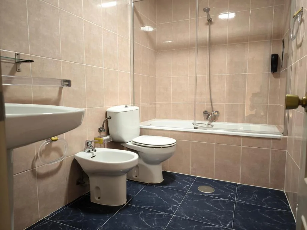 Habitación Doble con baño compartido — Pensión del Norte