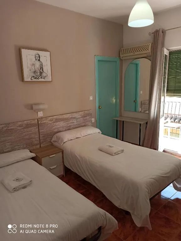 Camera doppia Deluxe - 2 letti — Pensión Duquesa Bed & Breakfast