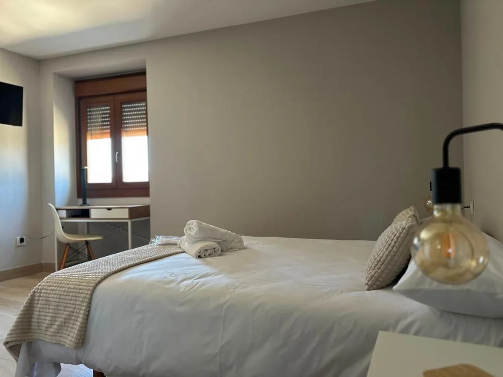 Habitación Doble con baño privado — Pensión Eirín VI