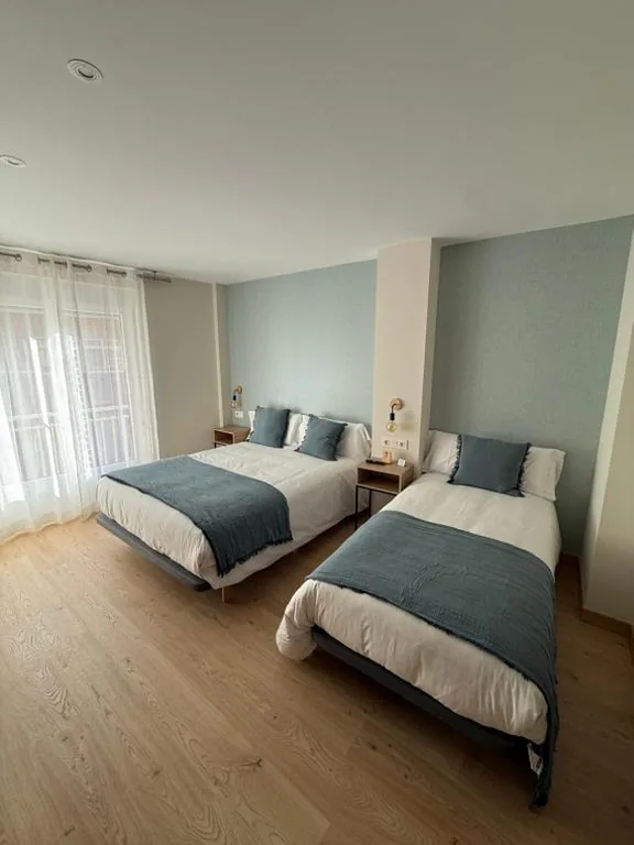 Triple Room with Bathroom — Pensión el Horno REFORMADO