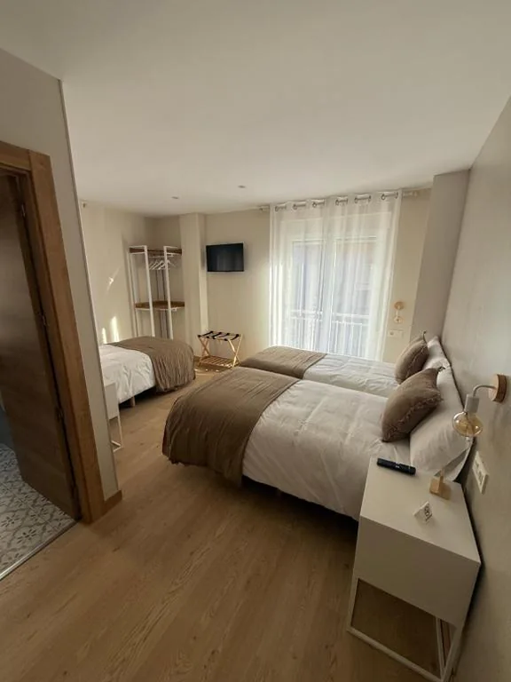 Triple Room with Private Bathroom — Pensión el Horno REFORMADO