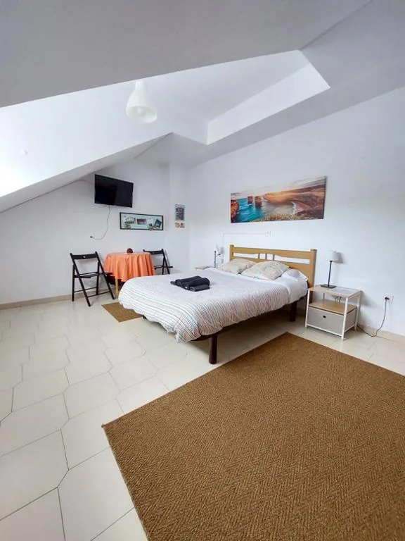 Habitación Doble con vistas a la montaña — Pensión El Pozo