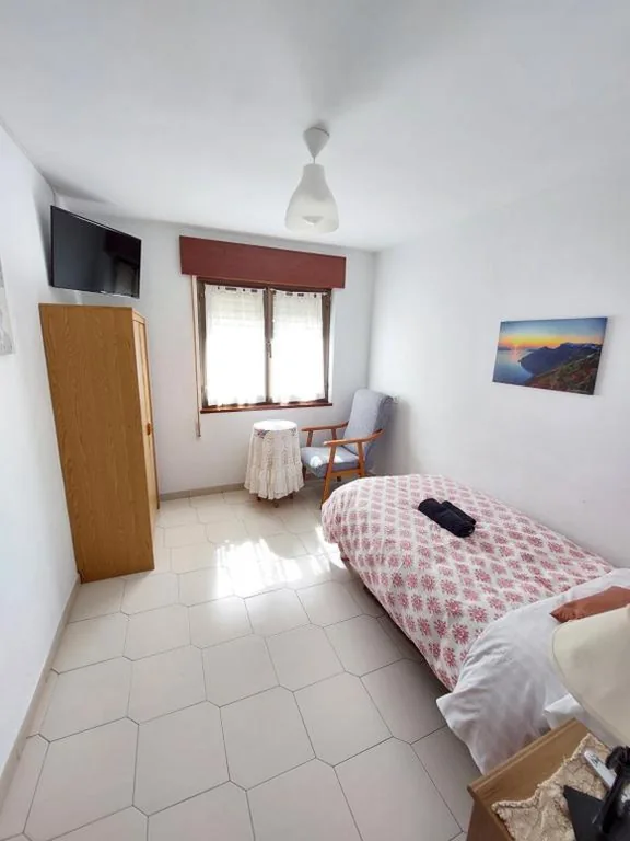 Habitación Individual con baño compartido — Pensión El Pozo