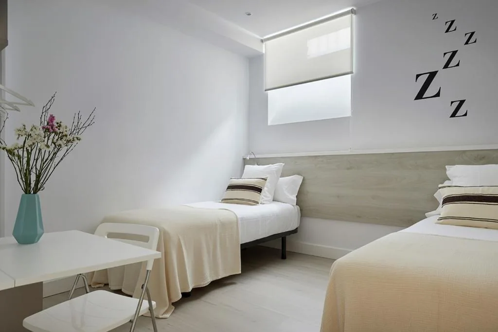 Habitación Doble Estándar con baño compartido — Pension El Puerto
