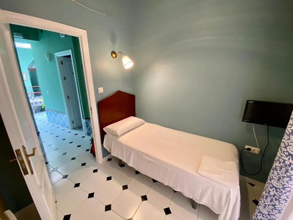Camera Singola con bagno in comune — Pensión España