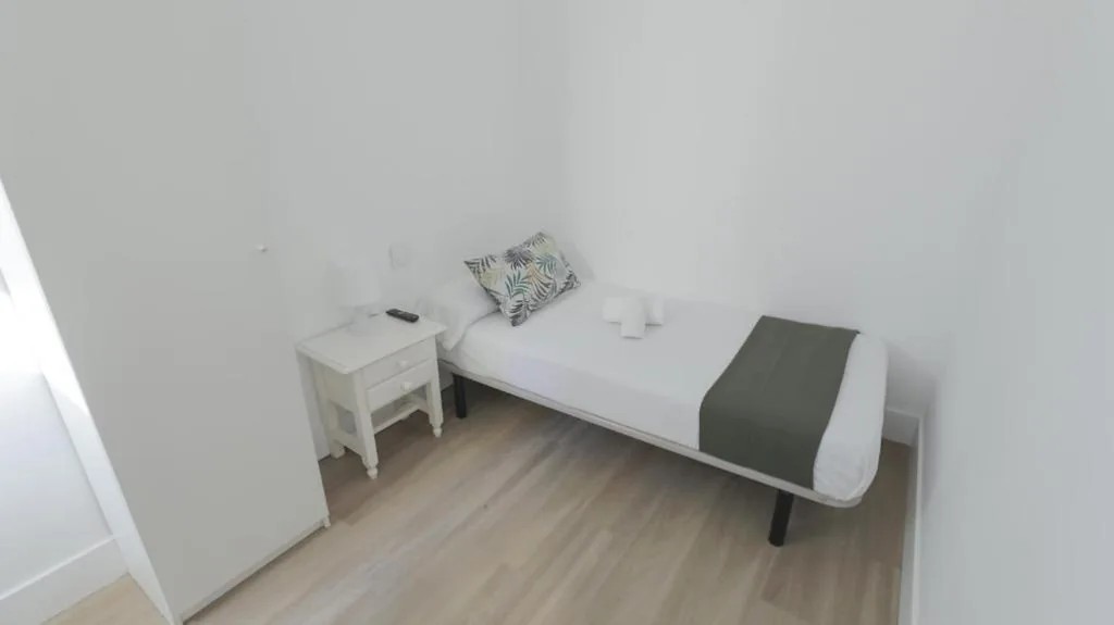 Camera singola con bagno privato — Pensión Estrella
