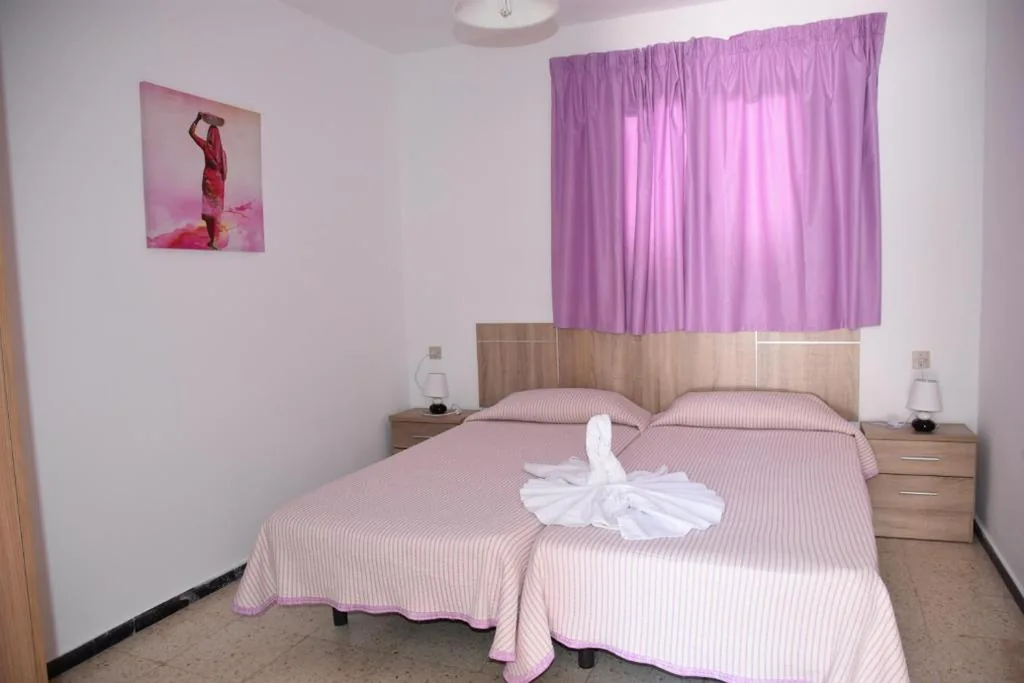 Camera doppia con bagno in comune - 2 letti — Pension Eva