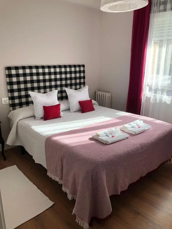Zimmer mit Gemeinschaftsbad und Doppelbett — Pensión Fernández