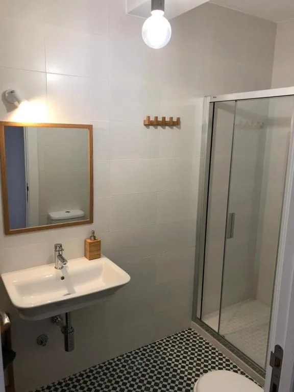 Dreibettzimmer mit Gemeinschaftsbad — Pensión Fernández