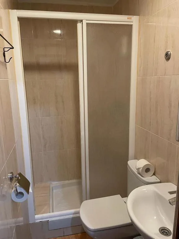 Habitación Individual con baño — Pensión Fortea