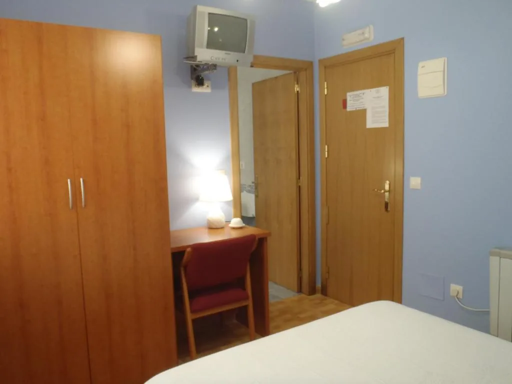 Standardzimmer – 1 großes Bett — Pensión Galatea