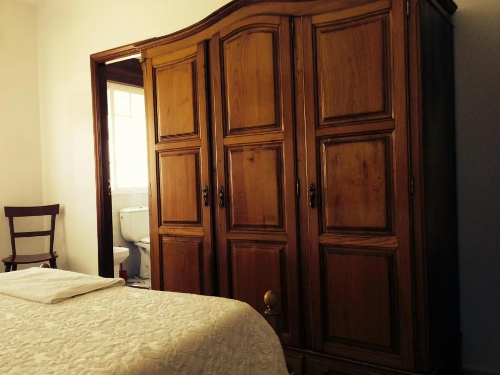Camera familiare con bagno privato — Pensión Glorioso II