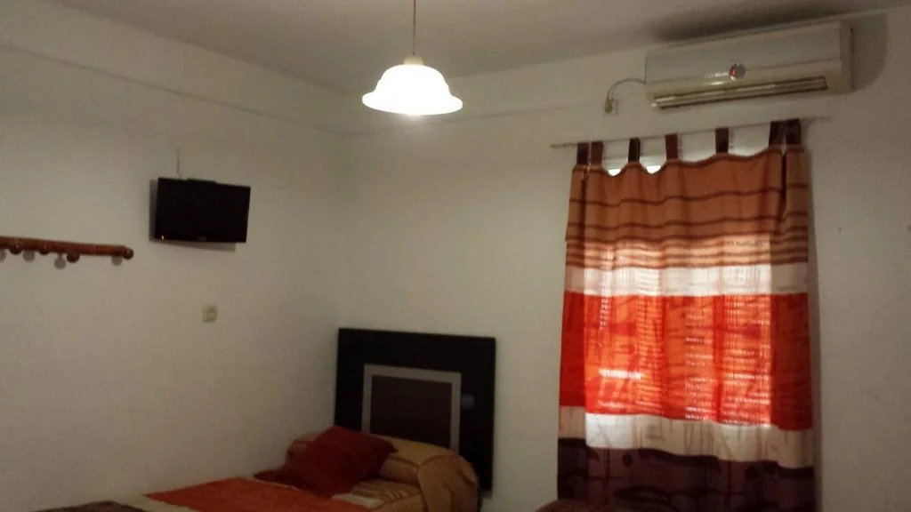 Basic Triple Room — Pension Gran Plaza