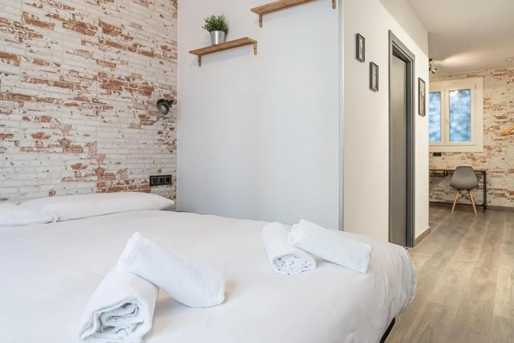 Dreibettzimmer — Pension H30 SALCES Self check in Licencia HBI01292