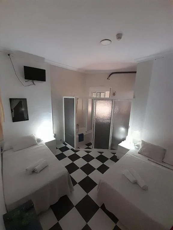 Habitación Triple — Pensión Hidalgo 2