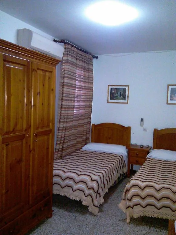 Habitación Doble con baño compartido - 1 o 2 camas — Pensión Ignacio