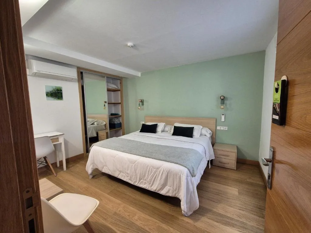 Habitación Doble con baño privado externo - 1 o 2 camas — Pension Joakina