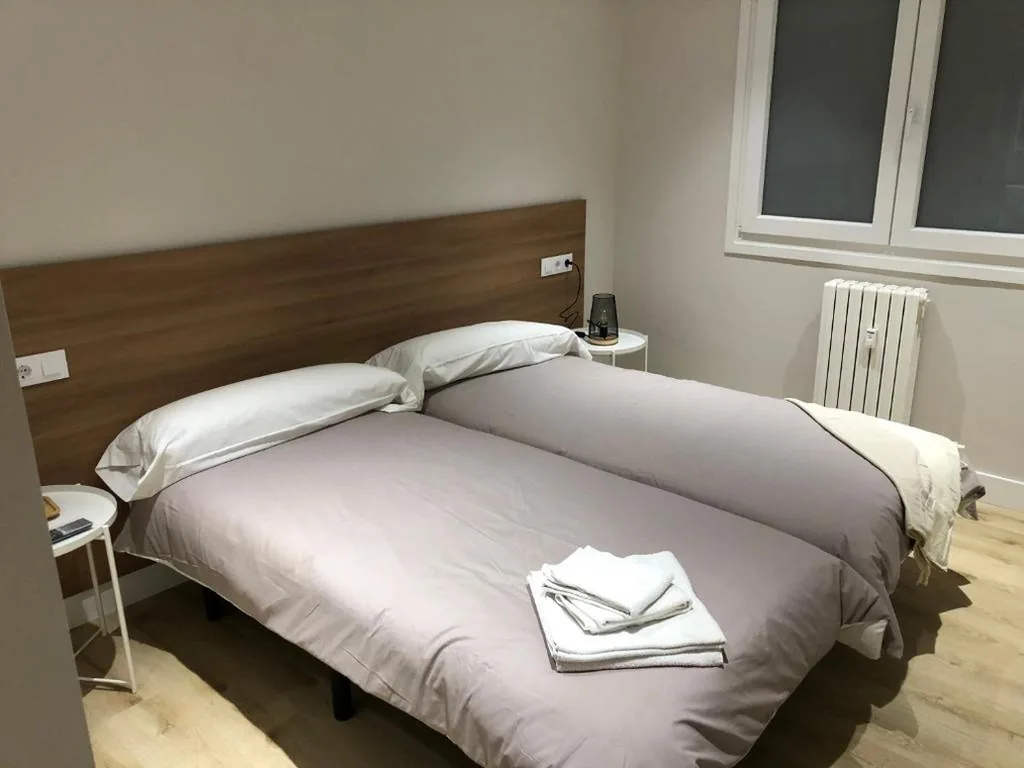 Doppelzimmer mit eigenem Bad — Pensión La Castellana