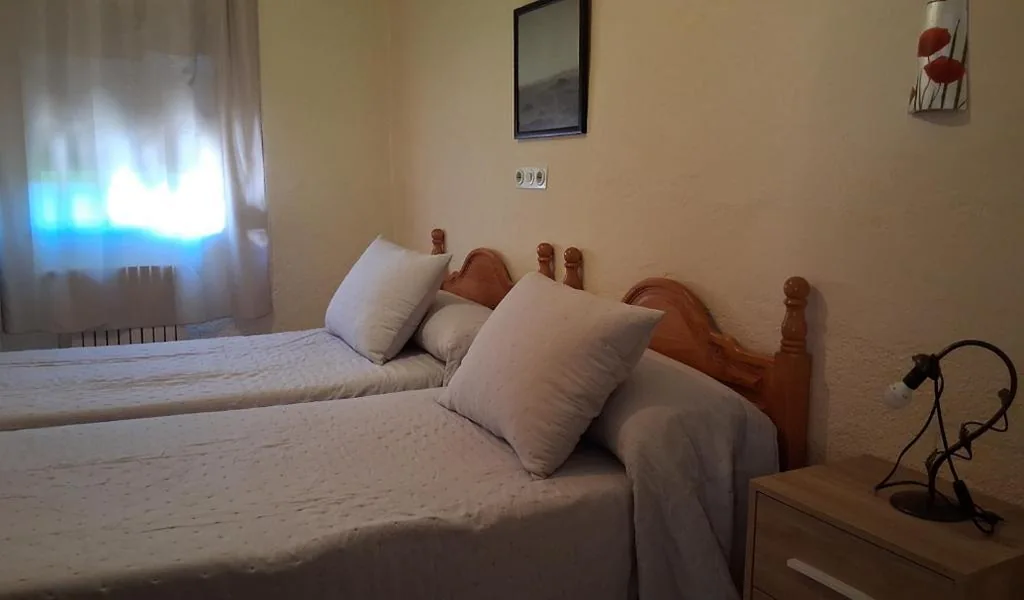 Apartment mit 3 Schlafzimmern und Bergblick — Pensión La Fuente