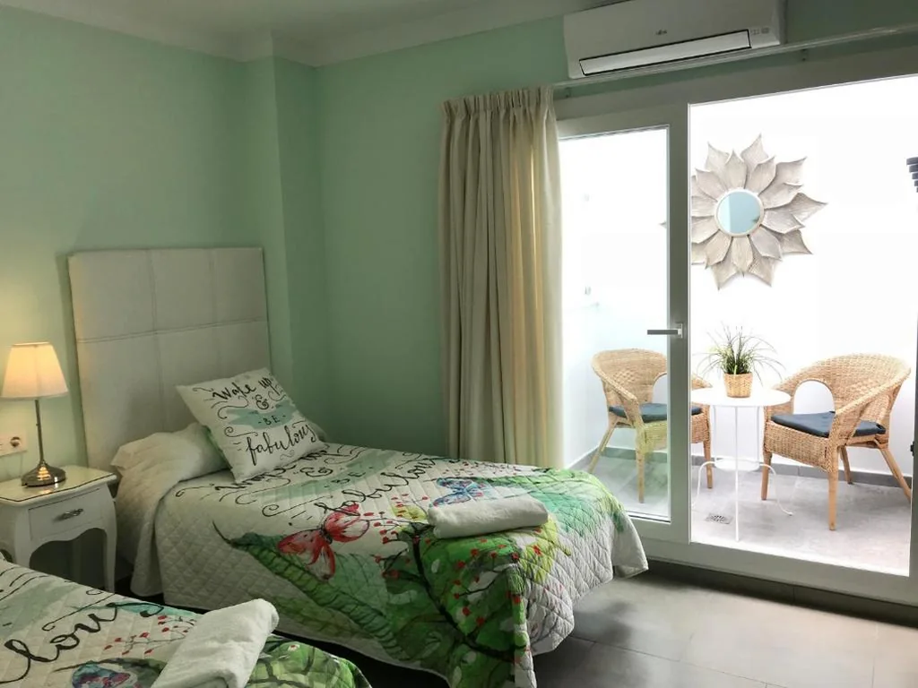 Tweepersoonskamer - 1 of 2 bedden — Pensión La Herradura