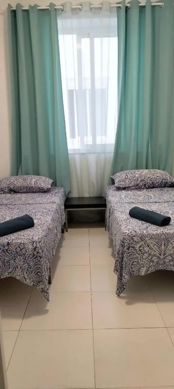 Tweepersoonskamer met gedeelde badkamer - 2 bedden — Pensión La Marina